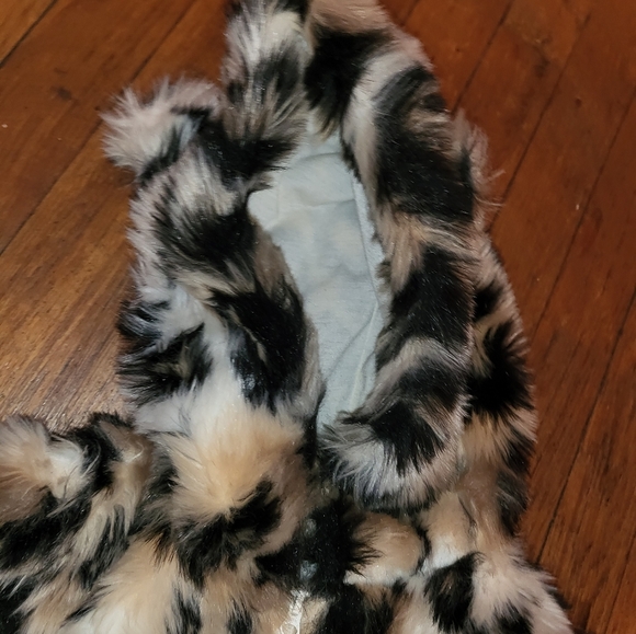 My favorite plush fur jacket 4t - Picture 5 of 7